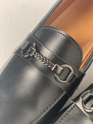 Giày loafer